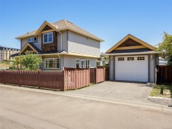 #1-921 Colville Rd Esquimalt, BC V9E 6H9