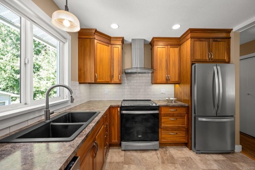1023 Sylvan Rd, Comox, BC 
