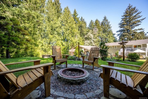 1023 Sylvan Rd, Comox, BC 