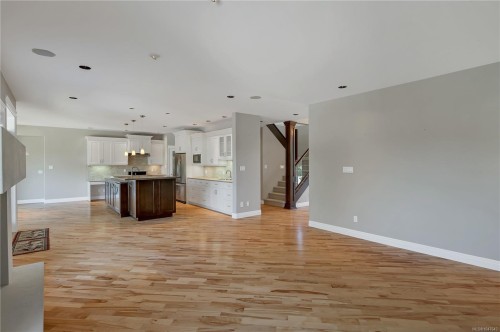 830 Pinecrest Rd, Campbell River, BC 