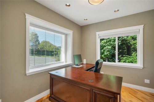 830 Pinecrest Rd, Campbell River, BC 