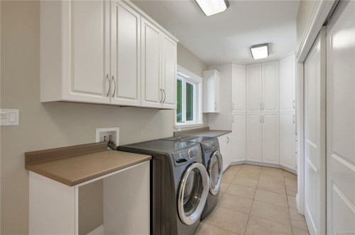 830 Pinecrest Rd, Campbell River, BC 