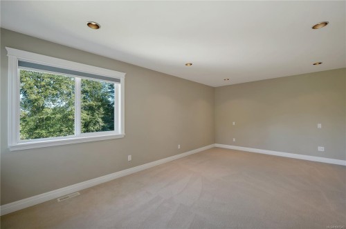 830 Pinecrest Rd, Campbell River, BC 