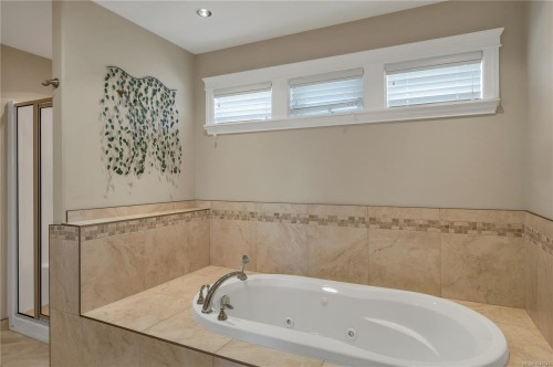830 Pinecrest Rd, Campbell River, BC 
