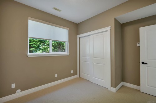 830 Pinecrest Rd, Campbell River, BC 
