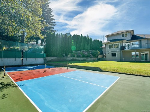 830 Pinecrest Rd, Campbell River, BC 