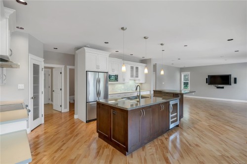 830 Pinecrest Rd, Campbell River, BC 