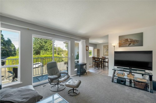 825 Pinecrest Rd, Campbell River, BC 