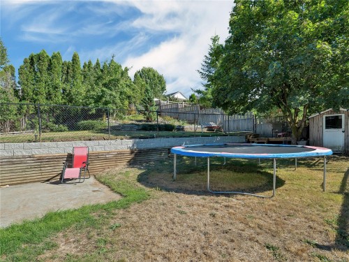 825 Pinecrest Rd, Campbell River, BC 