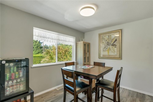 825 Pinecrest Rd, Campbell River, BC 