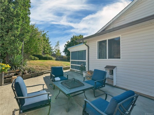 825 Pinecrest Rd, Campbell River, BC 