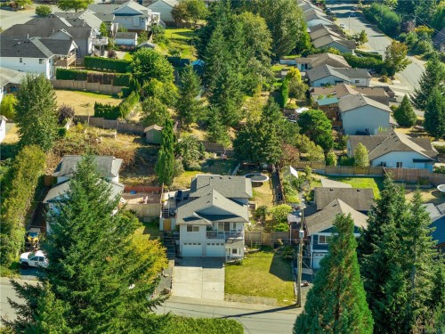 825 Pinecrest Rd, Campbell River, BC 