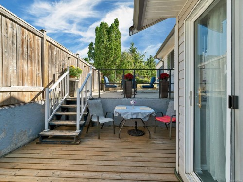 825 Pinecrest Rd, Campbell River, BC 
