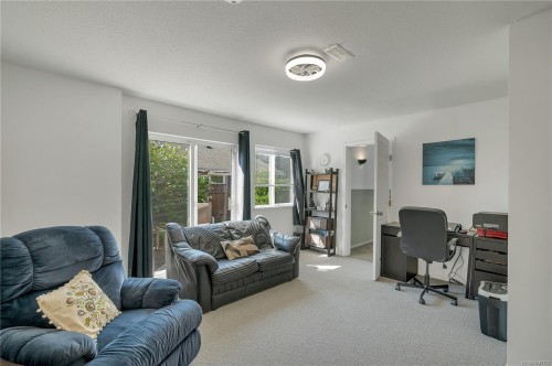 825 Pinecrest Rd, Campbell River, BC 