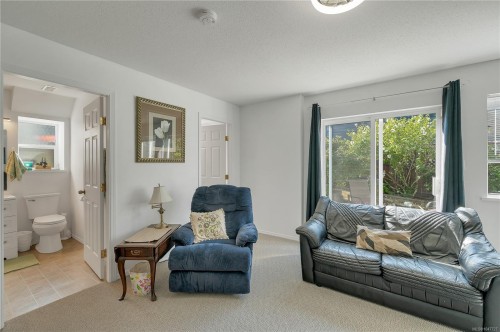 825 Pinecrest Rd, Campbell River, BC 