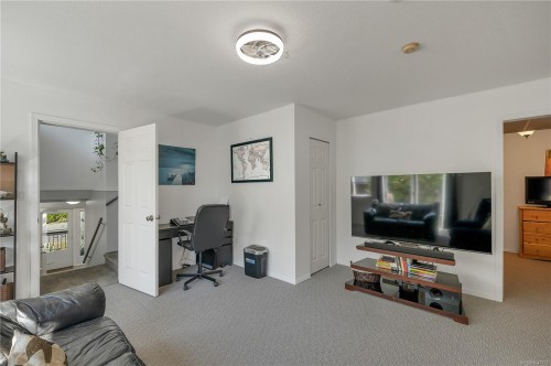 825 Pinecrest Rd, Campbell River, BC 