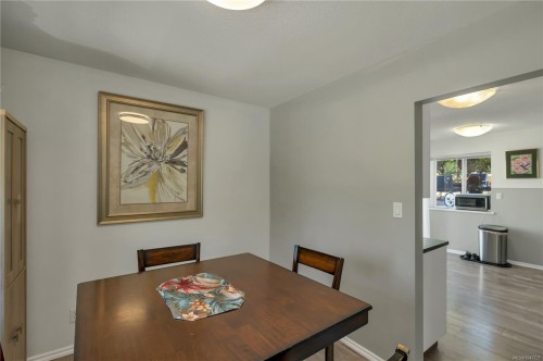 825 Pinecrest Rd, Campbell River, BC 