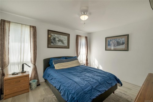 825 Pinecrest Rd, Campbell River, BC 