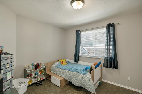 825 Pinecrest Rd, Campbell River, BC 