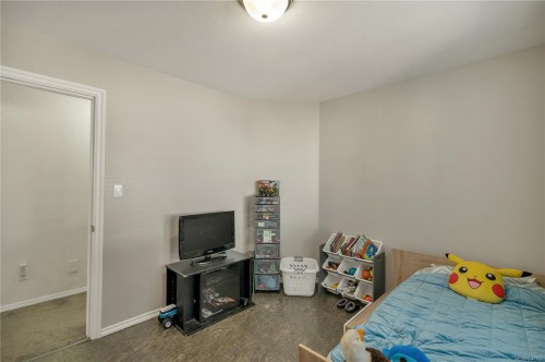 825 Pinecrest Rd, Campbell River, BC 