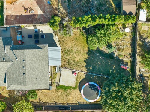 825 Pinecrest Rd, Campbell River, BC 