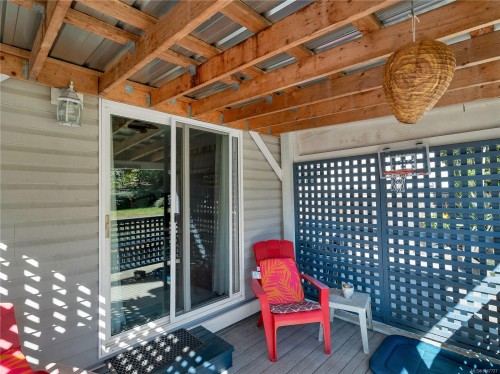 825 Pinecrest Rd, Campbell River, BC 