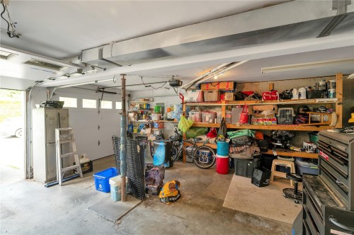 825 Pinecrest Rd, Campbell River, BC 