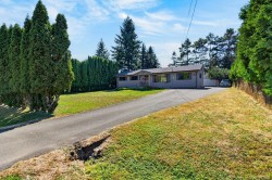 79 Salsbury Rd  Courtenay, BC V9N 9L7