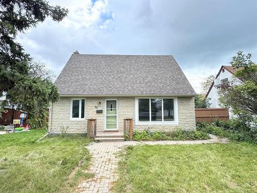 53 Harmon Ave, Winnipeg, MB 
