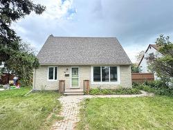 53 Harmon AVE  Winnipeg, MB R3J 2P9