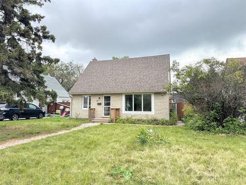 53 Harmon Ave, Winnipeg, MB 
