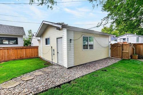 218 Harold Ave, Winnipeg, MB 