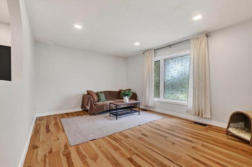 218 Harold Ave, Winnipeg, MB 