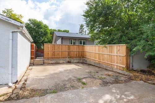 50 Evenwood Cr, Winnipeg, MB 