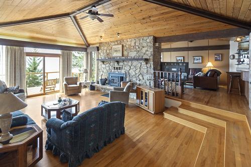 9813 3A Highway, Twin Bays, BC 