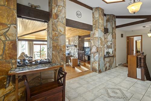 9813 3A Highway, Twin Bays, BC 