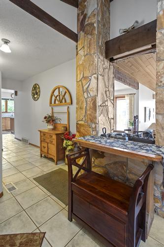 9813 3A Highway, Twin Bays, BC 