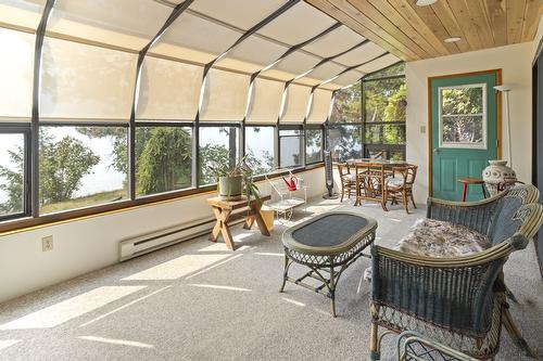 9813 3A Highway, Twin Bays, BC 