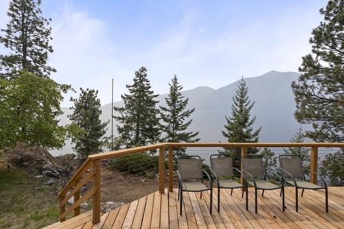9813 3A Highway, Twin Bays, BC 