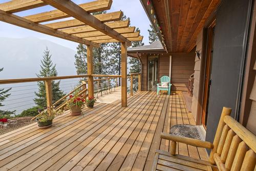 9813 3A Highway, Twin Bays, BC 