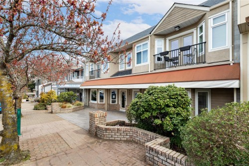 #4-668 Beach Rd, Qualicum Beach, BC 