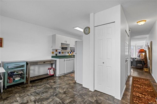 #4-668 Beach Rd, Qualicum Beach, BC 