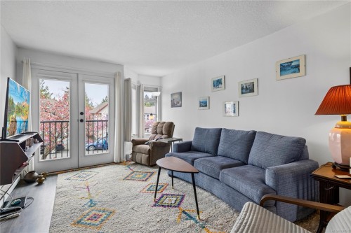 #4-668 Beach Rd, Qualicum Beach, BC 