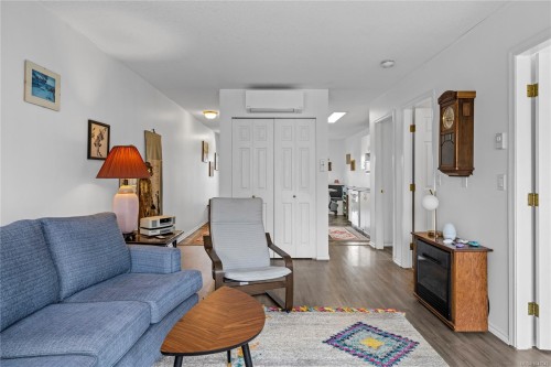 #4-668 Beach Rd, Qualicum Beach, BC 