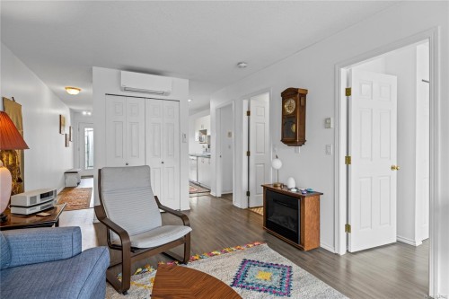 #4-668 Beach Rd, Qualicum Beach, BC 