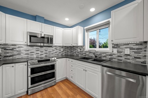 1577 Baillie Rd, Comox, BC 