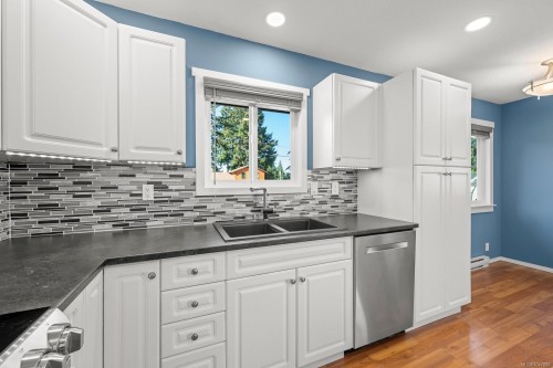 1577 Baillie Rd, Comox, BC 