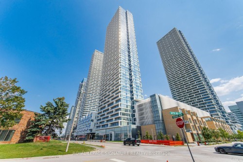 5301-898 Portage Parkway  Vaughan, ON L4K 0J6