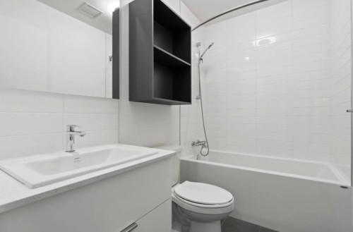 Salle de bains - 203-1180 Rue Louis-Adolphe-Robitaille, Québec (La Cité-Limoilou), QC 