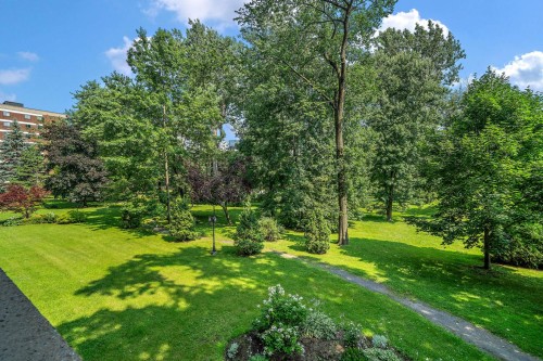 Vue - 215-20 Av. Du Rhône, Saint-Lambert, QC 